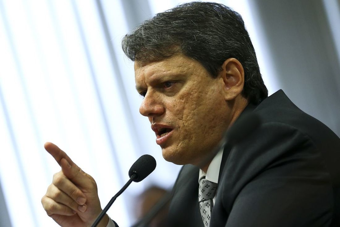 Ministro Tarcísio fala sobre projetos para prevenção de acidentes na Semana Nacional de Trânsito