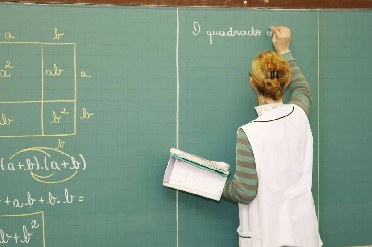 Ministério da Educação anuncia reajuste de 33,24% no piso salarial dos professores